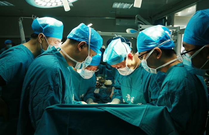 窦科峰院士领衔，全球首例异种多器官同期移植手术成功实施！